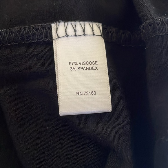 Long sleeve black long shirt to wear with leggings in size medium - Picture 3 of 3